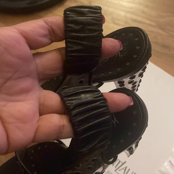 YvesSaintLaurent - Picture 3 of 15